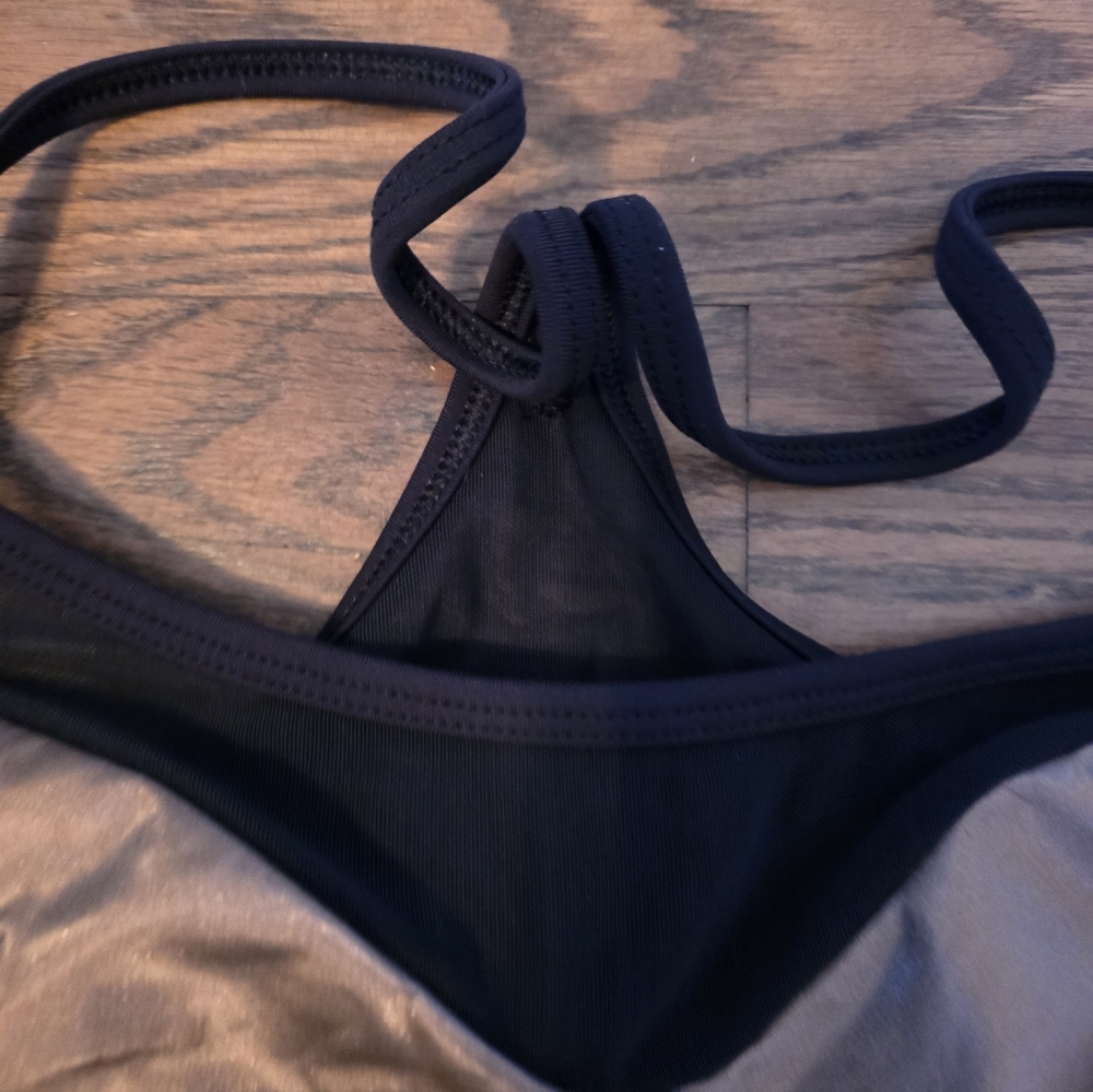 Fabletics Metallic Long Line Bra - Picture 3 of 7